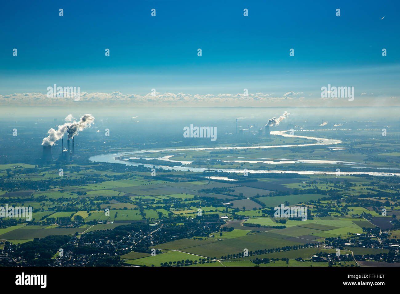 Vista aerea, Reno meandro del Voerde Duisburg e visto da Rheinberg, corso del Reno, regione del Basso Reno idillio,paesaggi industriali Foto Stock