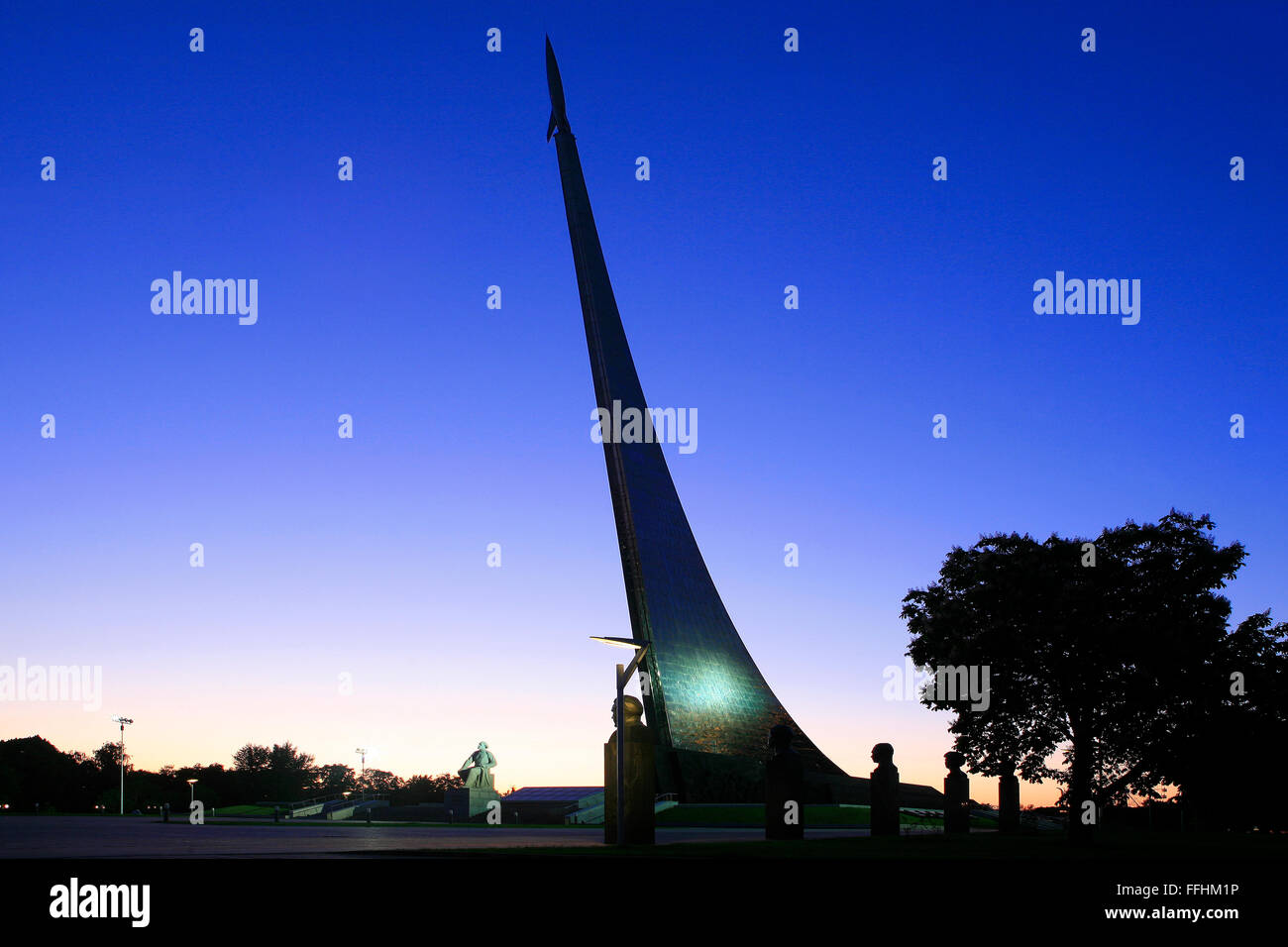 Monumento ai conquistatori di spazio (1964) a Mosca, Russia Foto Stock