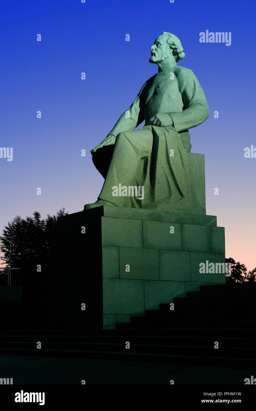 Monumento alla Russia sovietica e scienziato Konstantin Eduardovich Tsiolkovsky (1857-1935) a Mosca, Russia Foto Stock