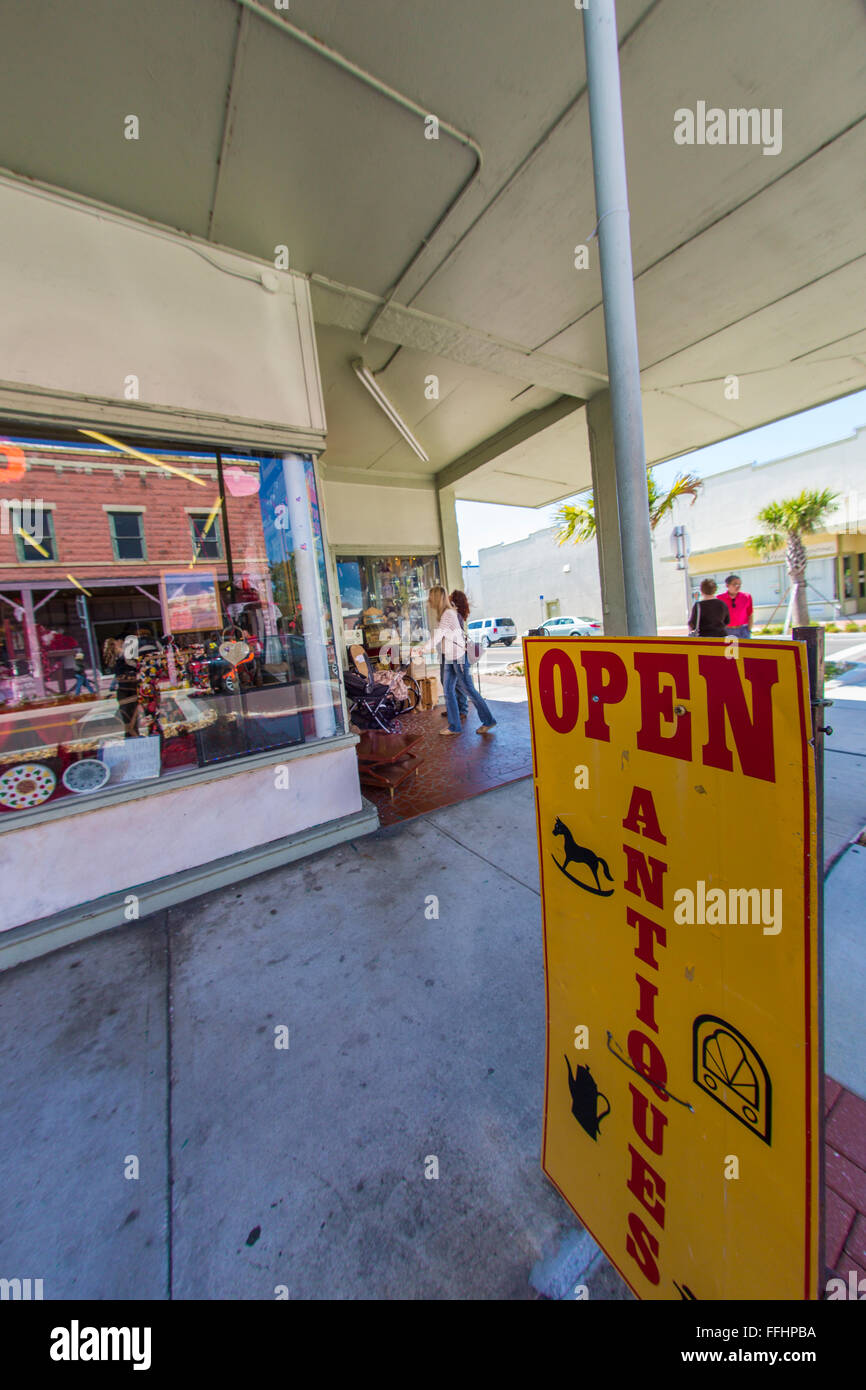 Quartiere del centro storico listato sul Registro Nazionale dei Luoghi storici di antiche città dello shopping di Arcadia Florida. Foto Stock