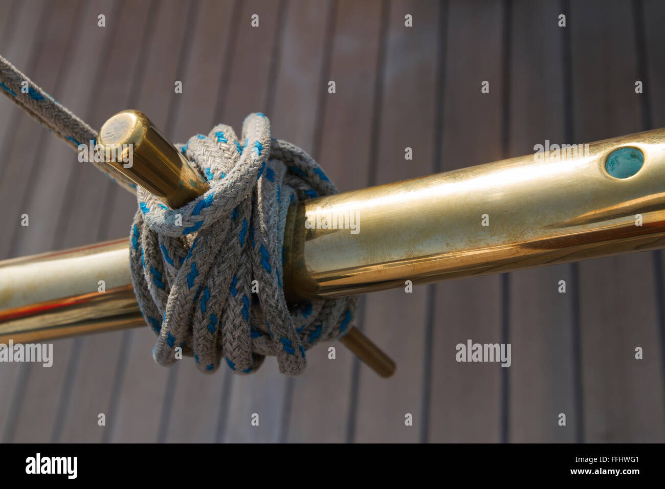 Un ancoraggio hawser su uno yacht Foto Stock