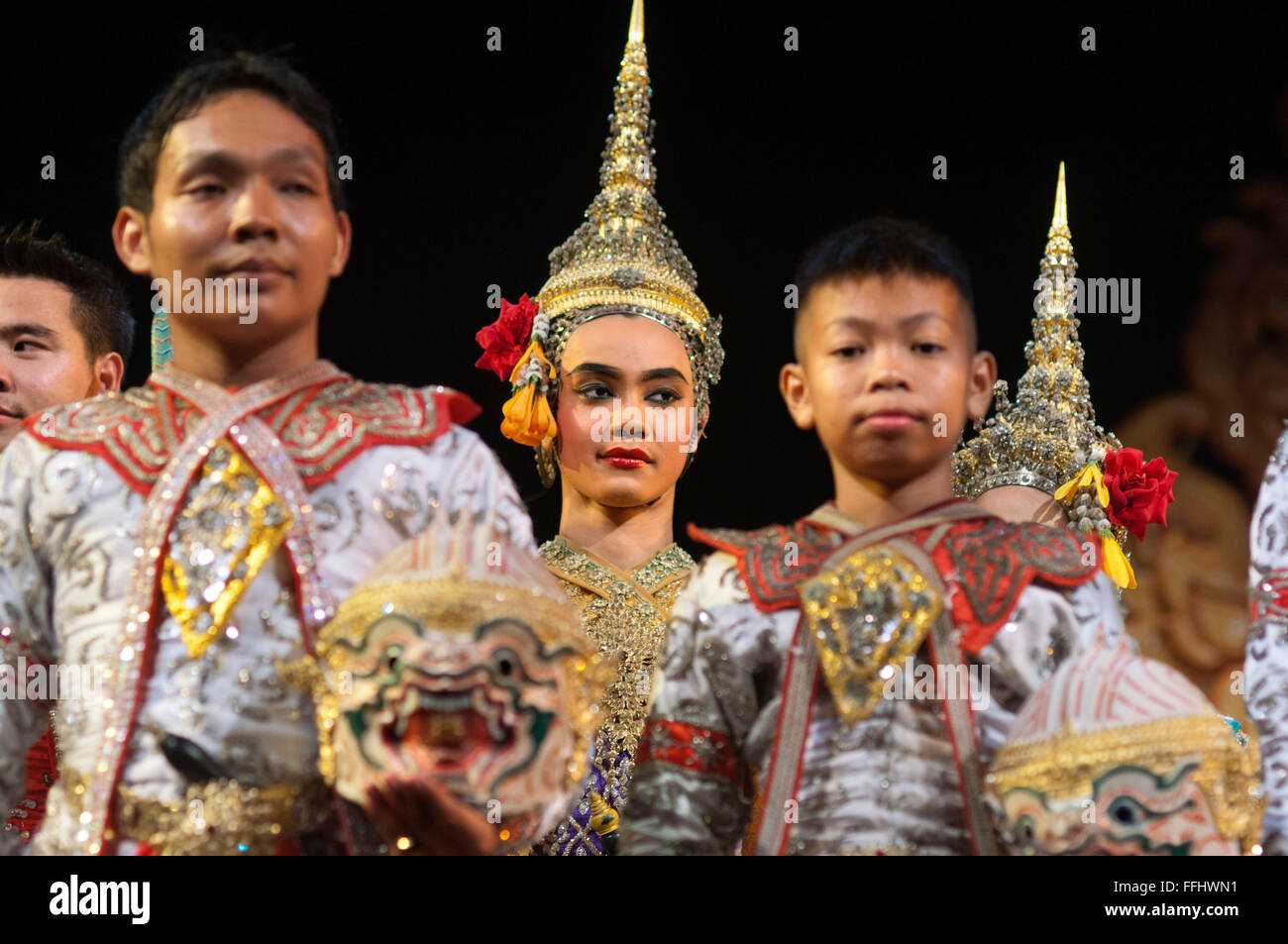 Danza classica Tailandese performance al Teatro Salachalermkrung a Bangkok, in Thailandia. Khon-Thai mascherato CLASSICO danza presso la Sala Foto Stock