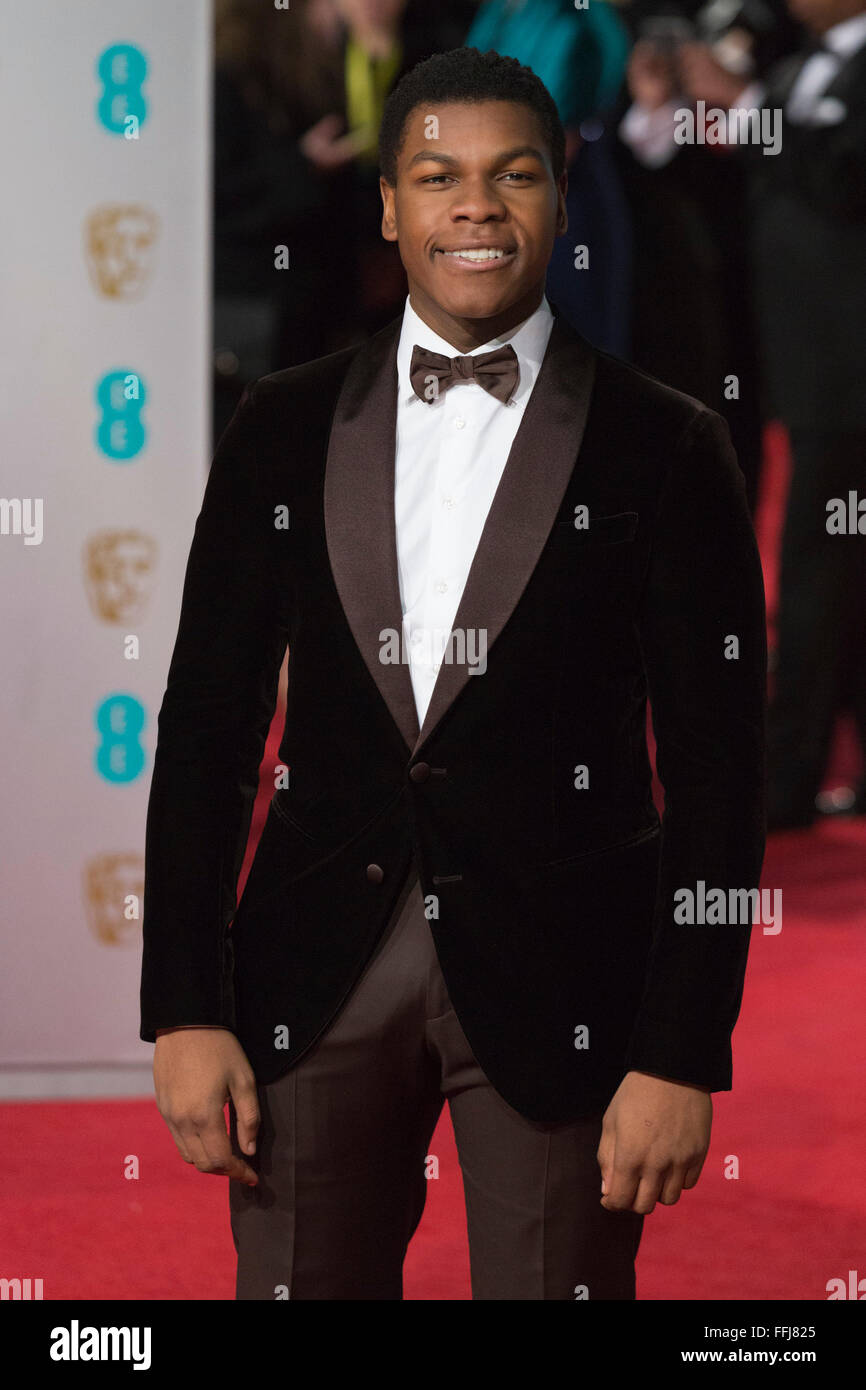 Londra, Regno Unito. Il 14 febbraio 2016. Star Wars attore John Boyega. Tappeto rosso arrivi per la 69EE British Academy Film Awards, BAFTAs, presso la Royal Opera House. Credito: Immagini vibranti/Alamy Live News Foto Stock