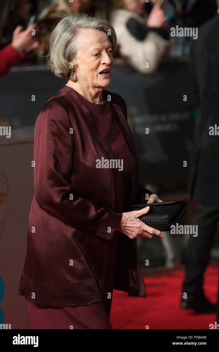 Londra, Regno Unito. Il 14 febbraio 2016. Dame Maggie Smith. Tappeto rosso arrivi per la 69EE British Academy Film Awards, BAFTAs, presso la Royal Opera House. Credito: Immagini vibranti/Alamy Live News Foto Stock