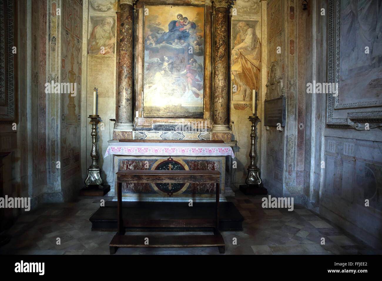 Madonna di loreto immagini e fotografie stock ad alta risoluzione - Alamy