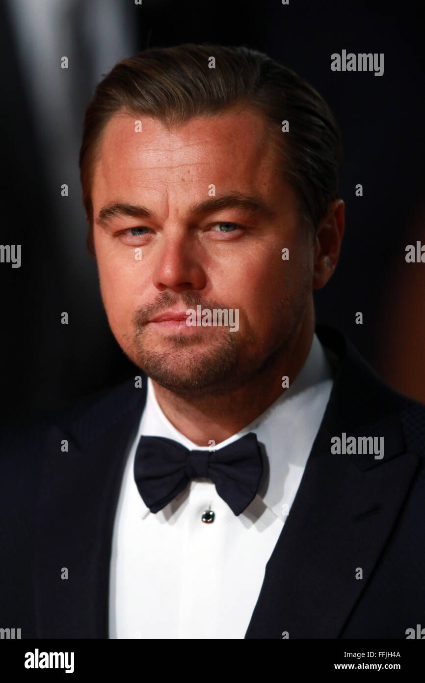 Londra, Regno Unito. 14 Febbraio, 2016. Leonardo DiCaprio presso il BAFTA 2016 Cerimonia di Premiazione tenutasi presso la Royal Opera House Covent Garden di Londra. Credito: Paolo Marriott/Alamy Live News Foto Stock