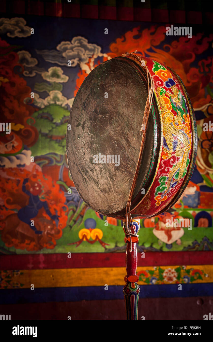 Il Gong tamburo nel monastero di Spituk. Ladadkh, India Foto Stock
