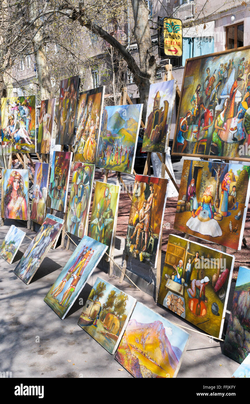 Arte in vendita al vernissage open-air mercatino delle pulci, Yerevan, Armenia Foto Stock