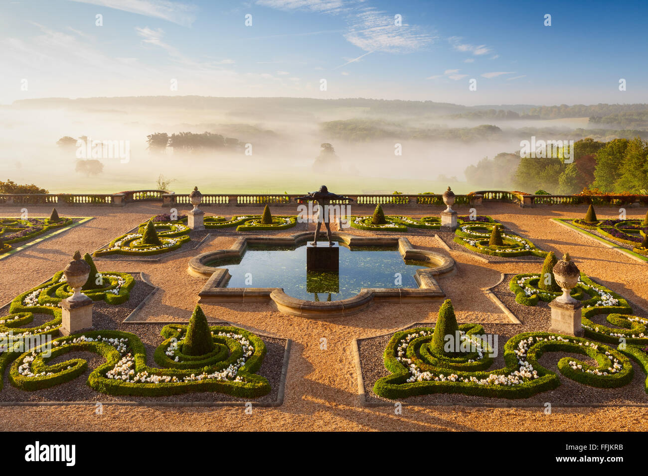 La terrazza del giardino a Harewood House nel West Yorkshire, Regno Unito. Uno dei dieci case tesoro d'Inghilterra. Foto Stock