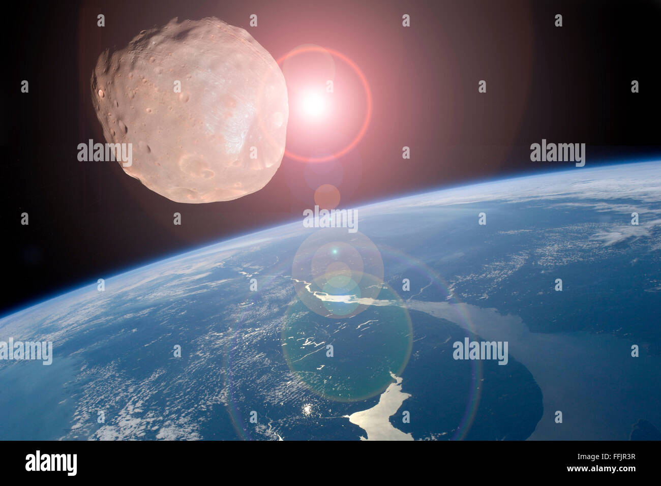 Grande chiusura di un asteroide per il pianeta Terra. Apocalisse concetto. "Elementi di questa immagine fornita dalla NASA ' Foto Stock