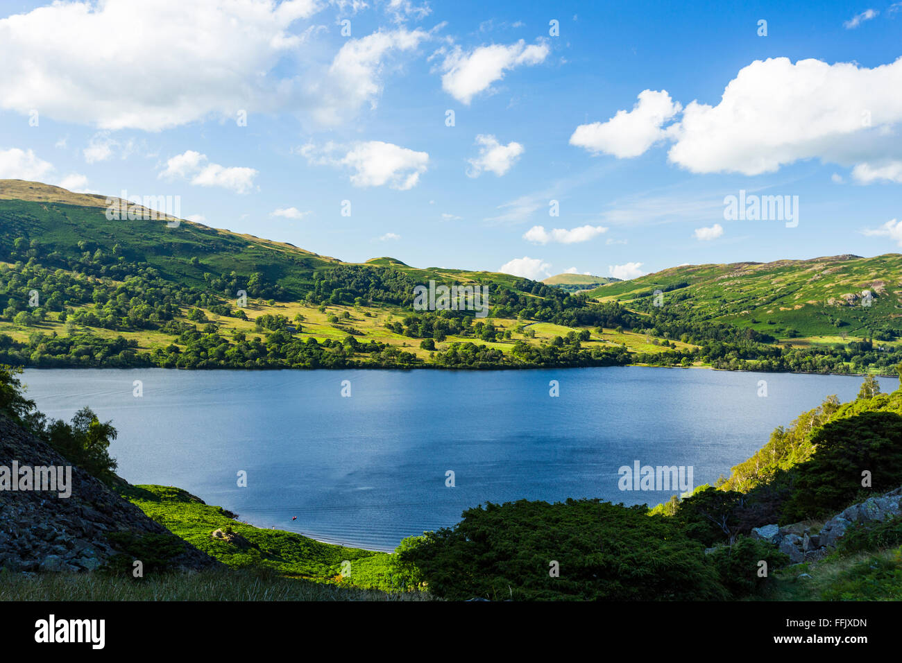Vista su Ullswater, Parco Nazionale del Distretto dei Laghi, Cumbria, Inghilterra Foto Stock