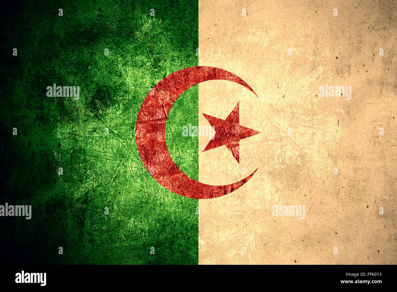 Bandiera di Algeria o banner algerino sul modello ruvida texture di sfondo vintage Foto Stock