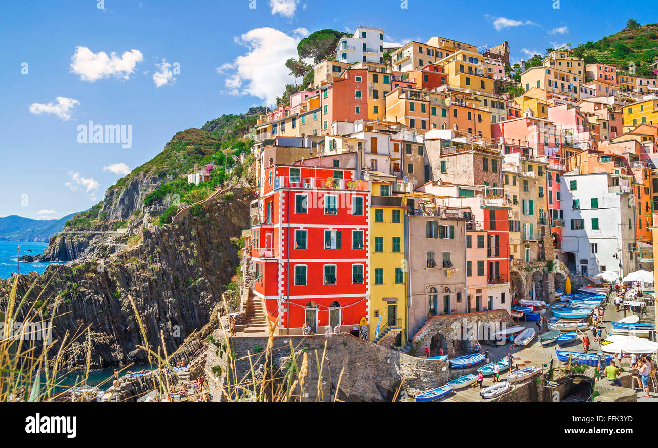 Architettura degli edifici in Cinque Terre - cinque terre ,a Riomaggiore village, una delle attrazione più popolare nel mondo. Foto Stock