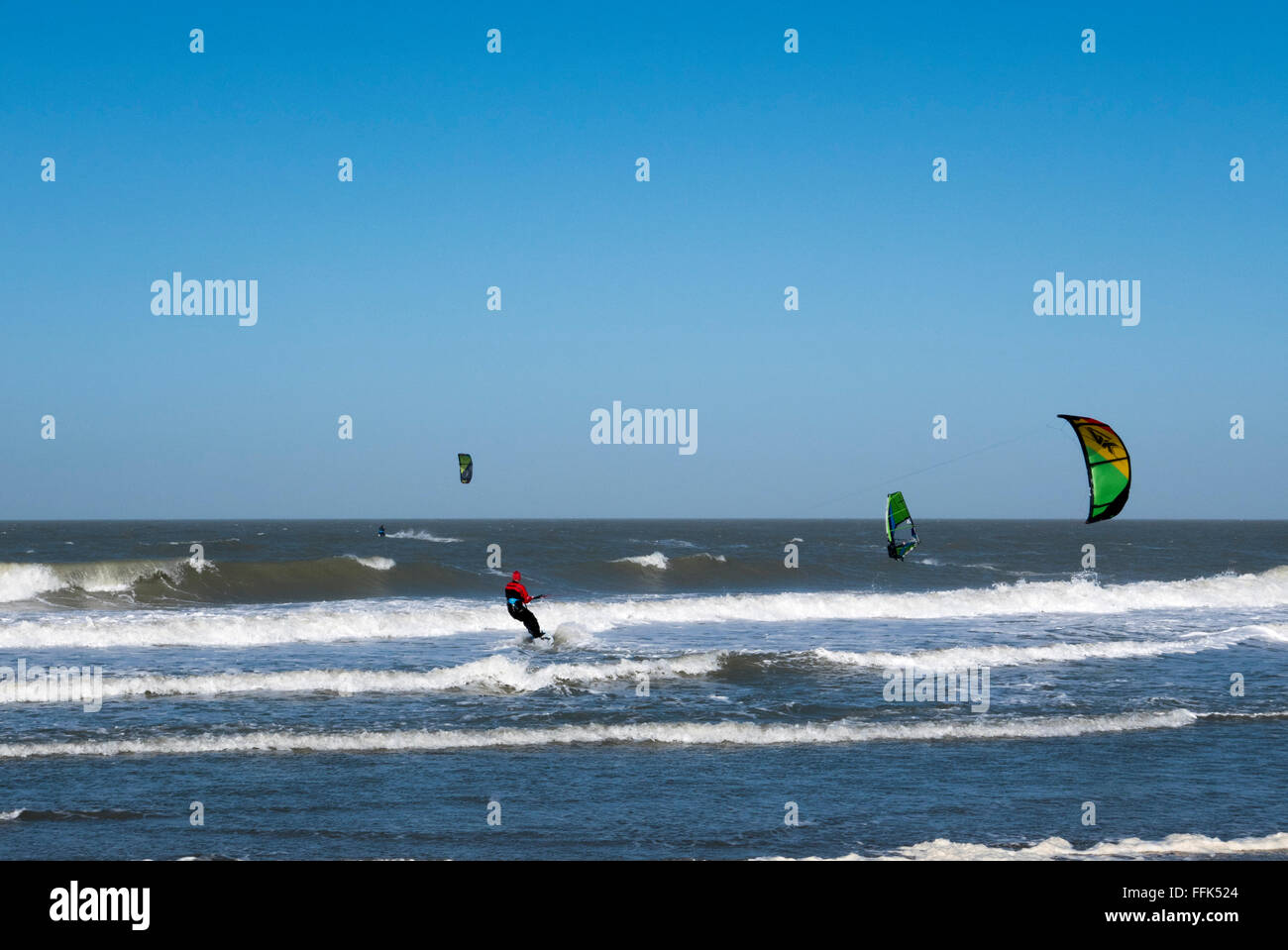 Spiaggia, kite surf, wind surf, Domburg, costa del Mare del Nord, Zeeland, Paesi Bassi Foto Stock