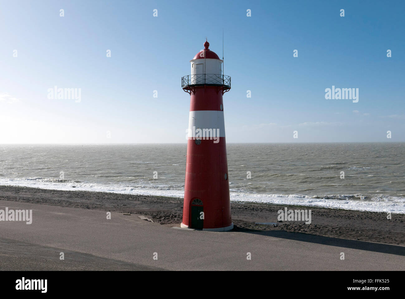 Casa di luce in Westkapelle vicino a Domburg, costa del Mare del Nord, Zeeland, Paesi Bassi Foto Stock