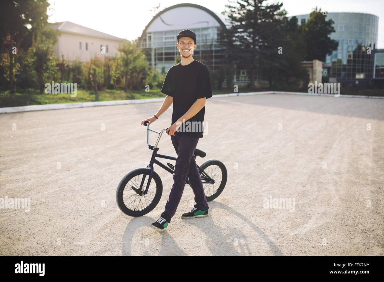 Giovani di biciclette BMX rider Foto Stock