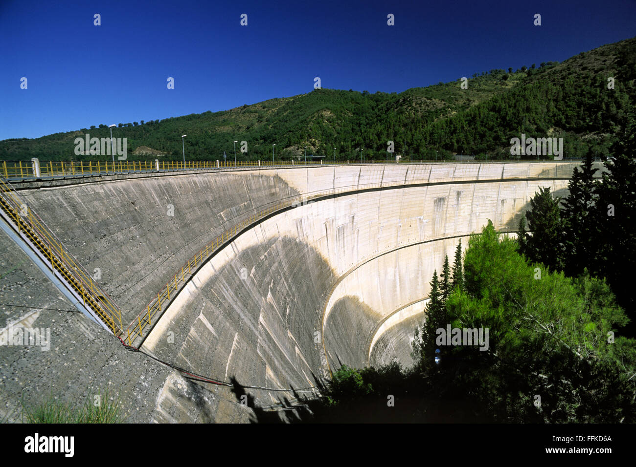 Italia, Basilicata, Appennino Lucano Parco Nazionale Val d'Agri, Lago di Pertusillo, diga Foto Stock