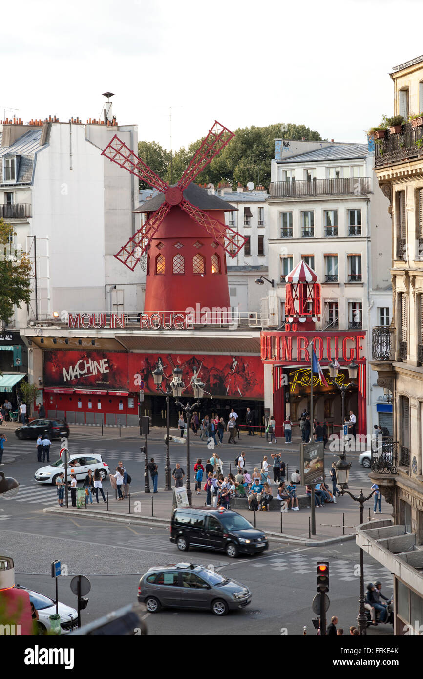 Moulin Rouge Montmartre Parigi Francia in ore diurne Foto Stock