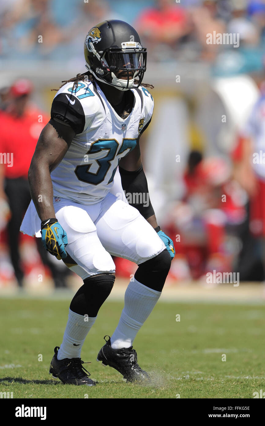 Sett. 8, 2013 - Jacksonville, FL, Stati Uniti - Jacksonville Jaguars libero di sicurezza Giovanni Cyprien (37) durante le brocche 28-2 perdita per il Kansas City Chiefs al campo EverBank sul Sett. 8, 2013 a Jacksonville, in Florida. ..ZUMA PRESS/Scott A. Miller (credito Immagine: © Scott A. Miller via ZUMA filo) Foto Stock