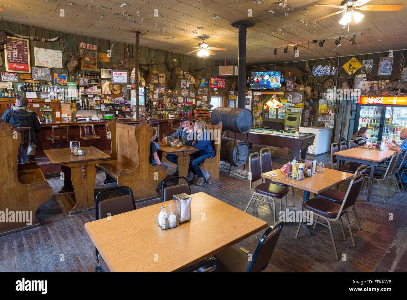 Interno del negozio Imnaha e Taverna nella piccola cittadina di Imnaha, Oregon. Foto Stock