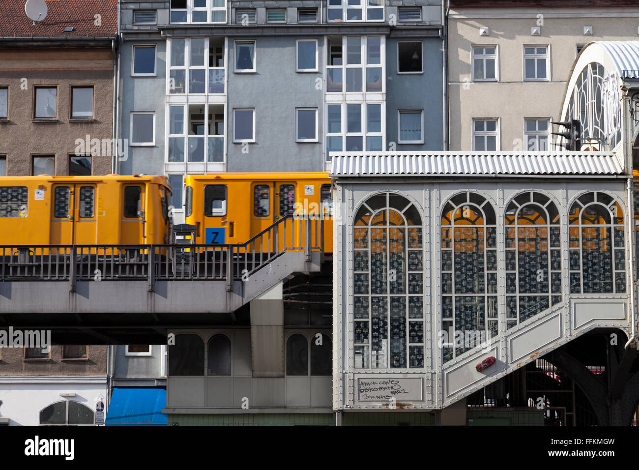 La stazione della metropolitana goerlitzer Bahnhof di Berlino Foto Stock