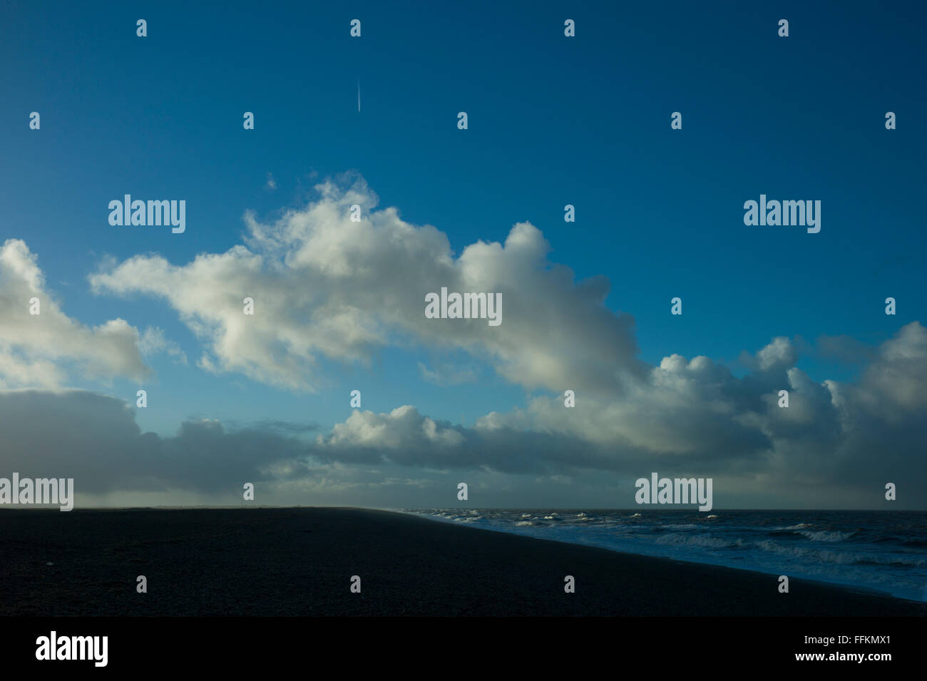 Cley accanto al mare, a nord di Norfolk, Inghilterra .Inverno e litorale al crepuscolo. Foto Stock