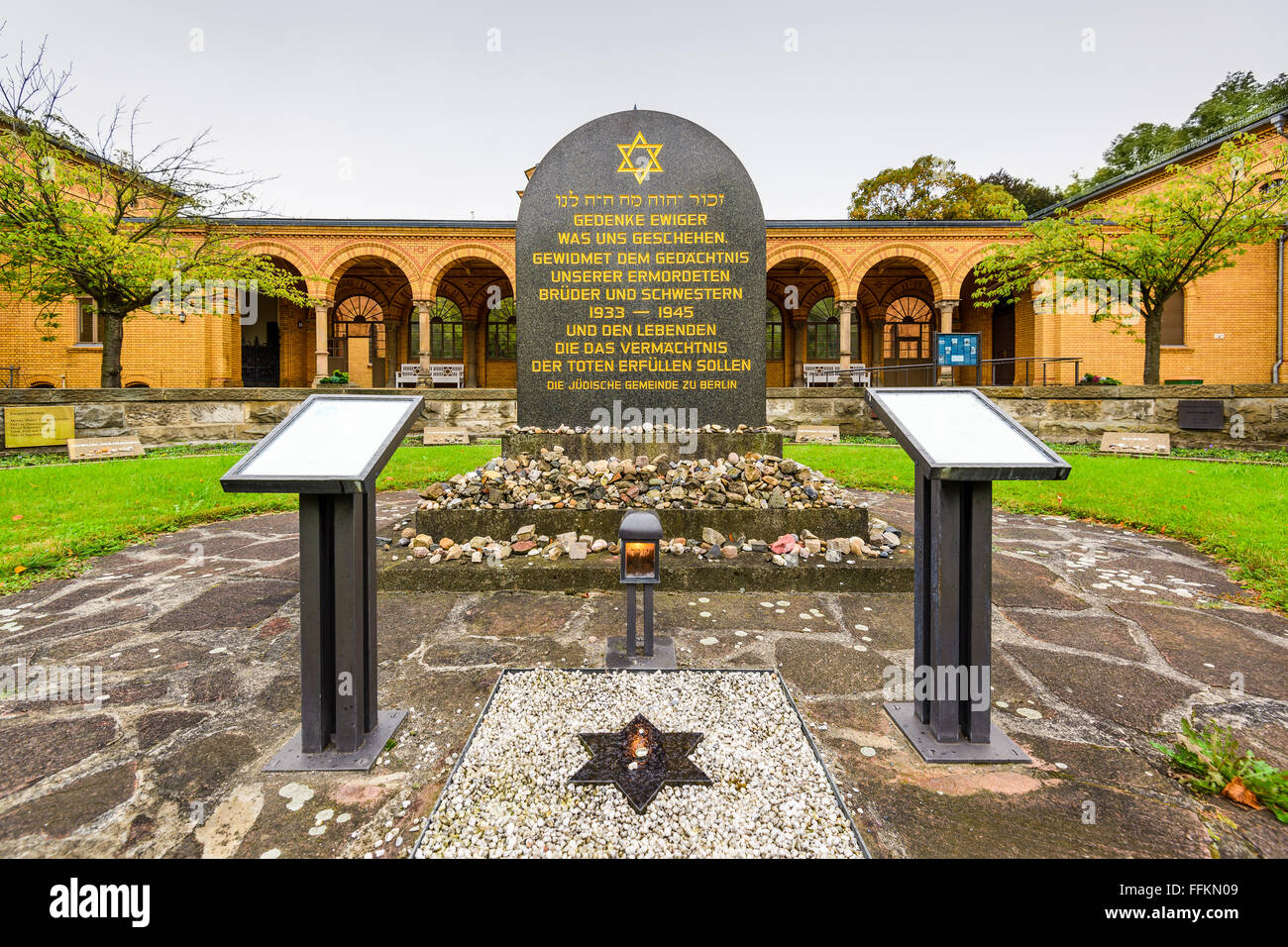 Il lago Weissensee Cimitero Ebraico di Berlino, Germania. Foto Stock
