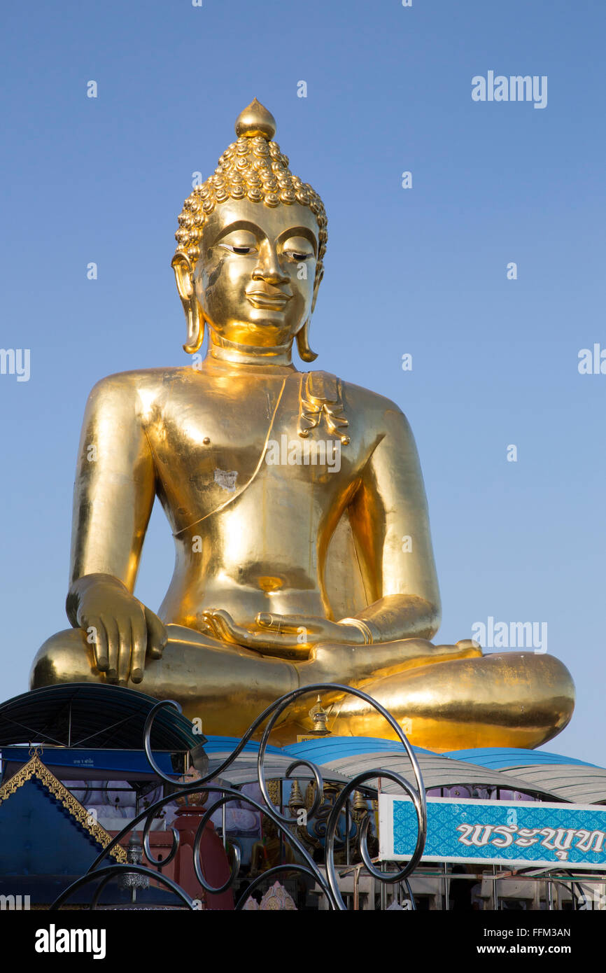 Golden Buddha a Sop Ruak Foto Stock