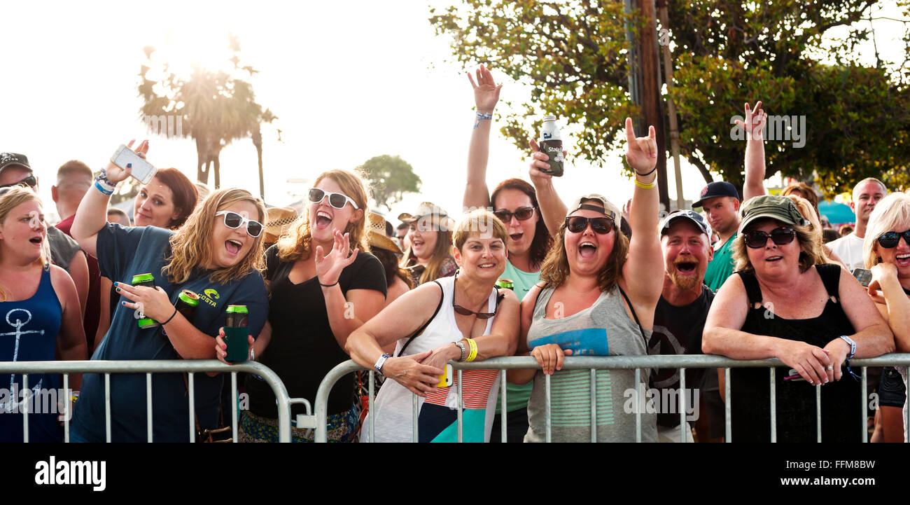 Concerto del goer al Carolina Country Music Festival in Myrtle Beach, Carolina del Sud Foto Stock