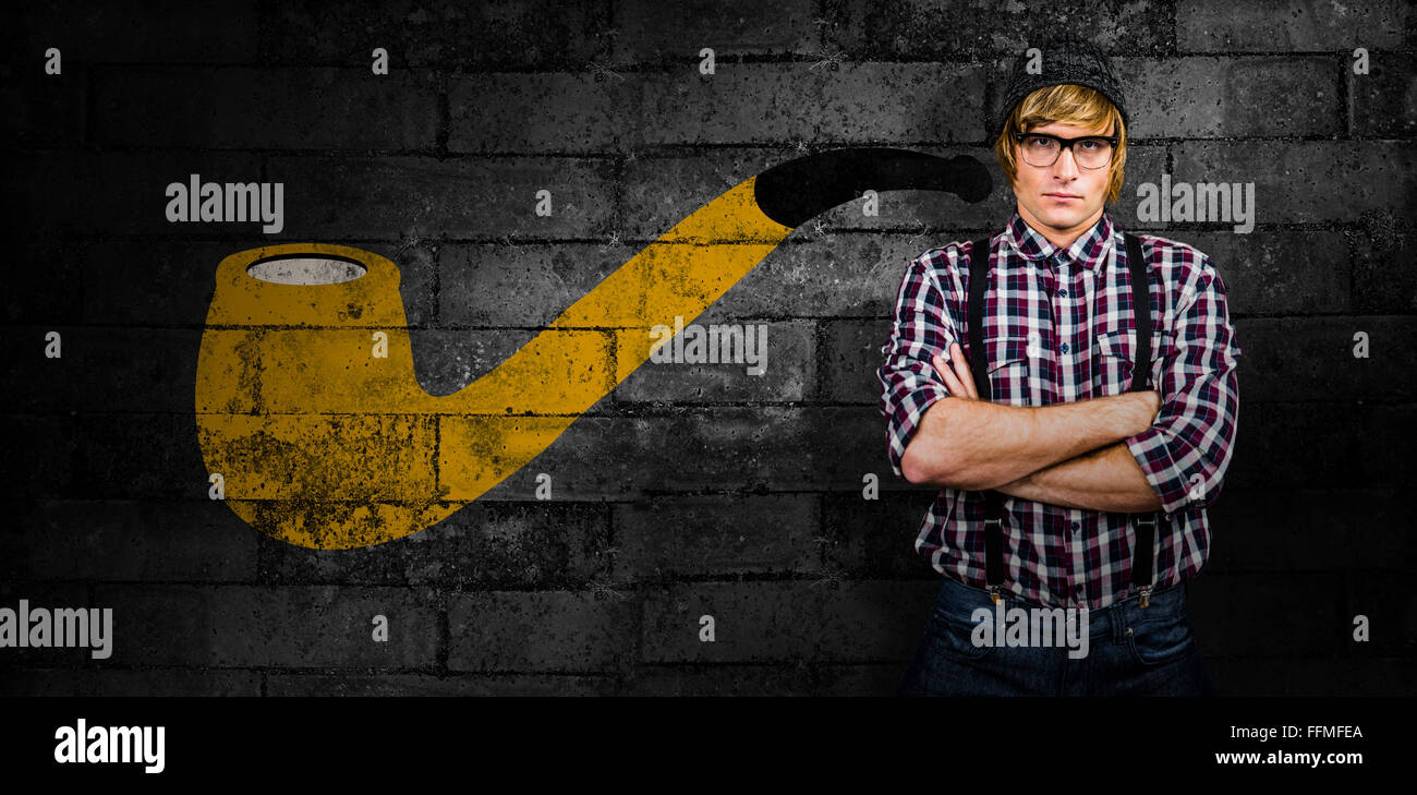 Immagine composita di gravi bionda hipster bracci di attraversamento Foto Stock Immagine composita di gravi bionda hipster bracci di attraversamento Foto Stock