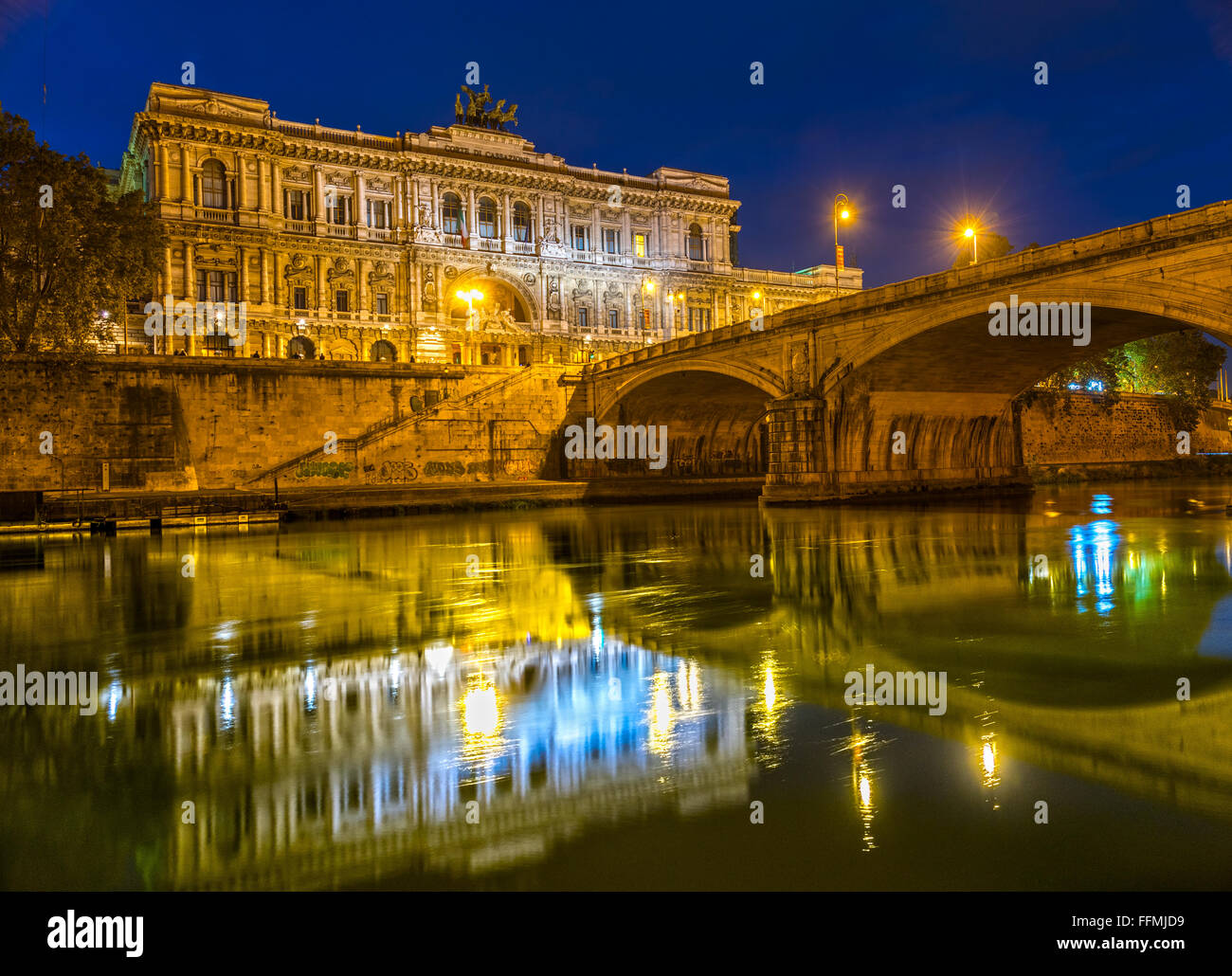 Roma, Palazzo di Giustizia e Ponte Umberto I.Italia. Foto Stock