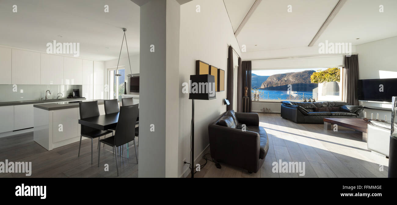 Interno della casa, comodo spazio aperto, soggiorno Foto Stock