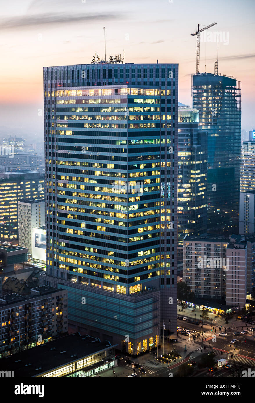 Varsavia Centro Finanziario, Spektrum Tower e Q22 skyscraper (in costruzione) visto dal palazzo della cultura e della scienza, Varsavia Foto Stock