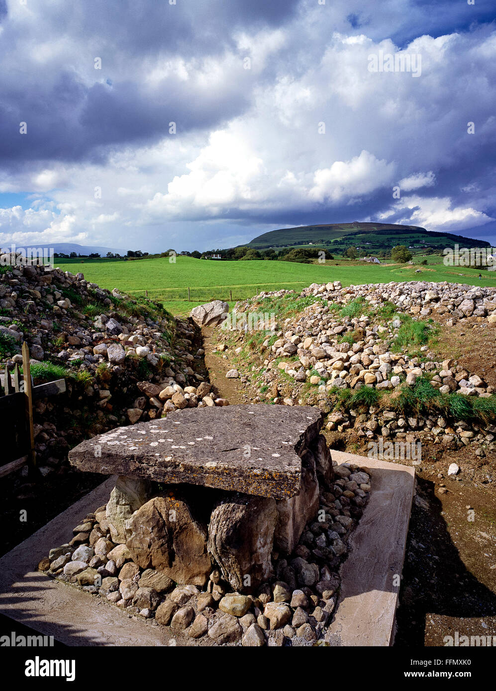 Cimitero Megalitico di Carrowmore Knocknarea Sligo Irlanda Foto Stock