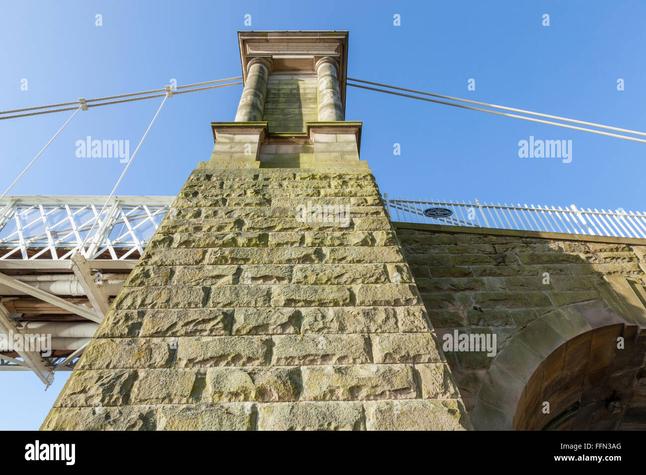 Nei primi anni del XX secolo suspension bridge tower. Una delle torri di pietra di Wilford ponte di sospensione, Nottingham, Inghilterra, Regno Unito. Foto Stock