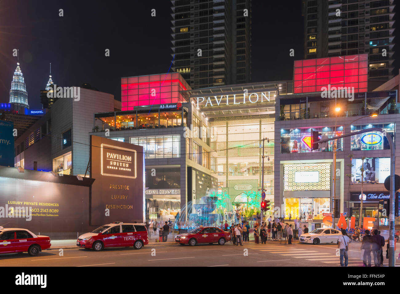 Pavilion Shopping Centre, Kuala Lampur, Malaysia di sera Foto Stock