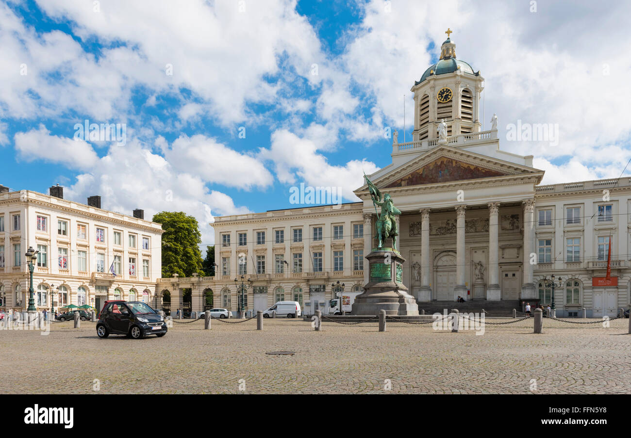 Royal Square, o Place Royale a Bruxelles, Belgio, Europa con Saint Jacques-sur-Coudenberg chiesa Foto Stock