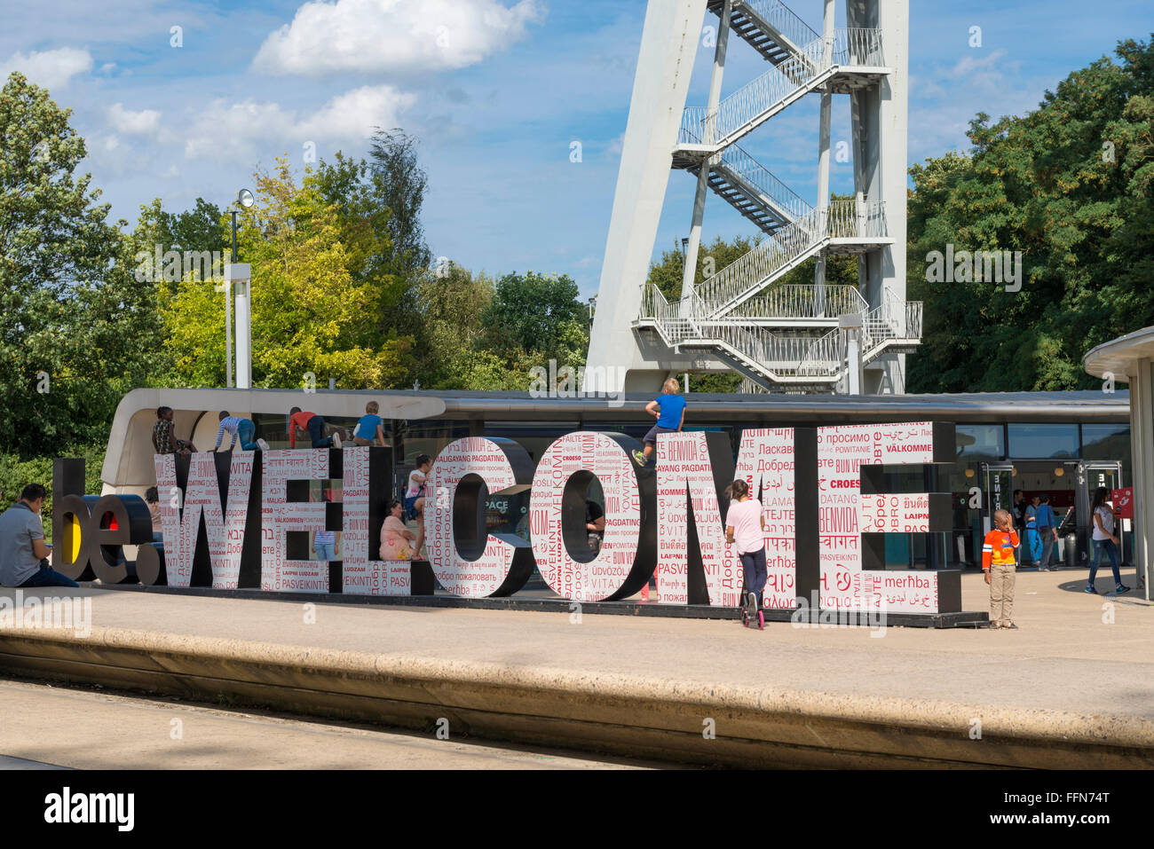 Segno di benvenuto all'Atomium di Bruxelles, Belgio, Europa Foto Stock