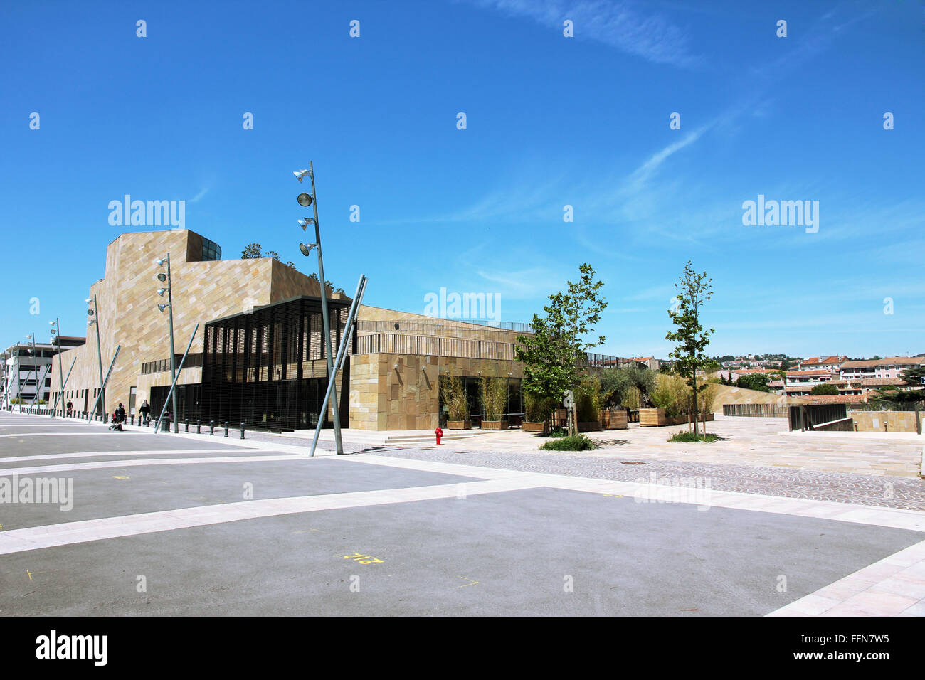Geografia / viaggi, Francia, Aix-en-Provence, il Grand Theatre de Provence, costruito: 2007 da Vittorio Gregotti e Paolo Colao, vista esterna, Additional-Rights-Clearance-Info-Not-Available Foto Stock