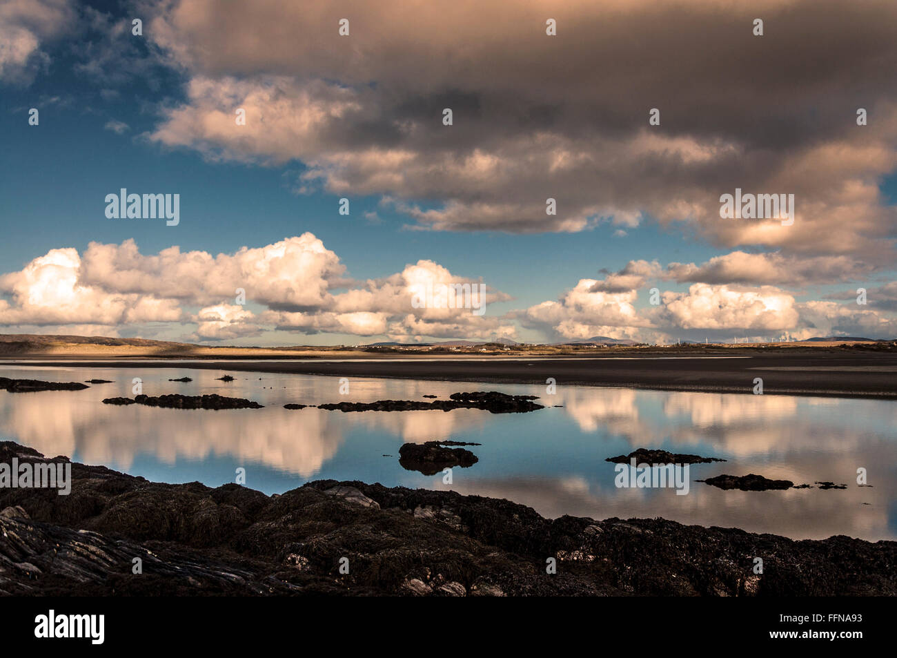 Il panorama su Atlantica selvaggia costa modo vicino a Ardara, County Donegal, Irlanda Foto Stock