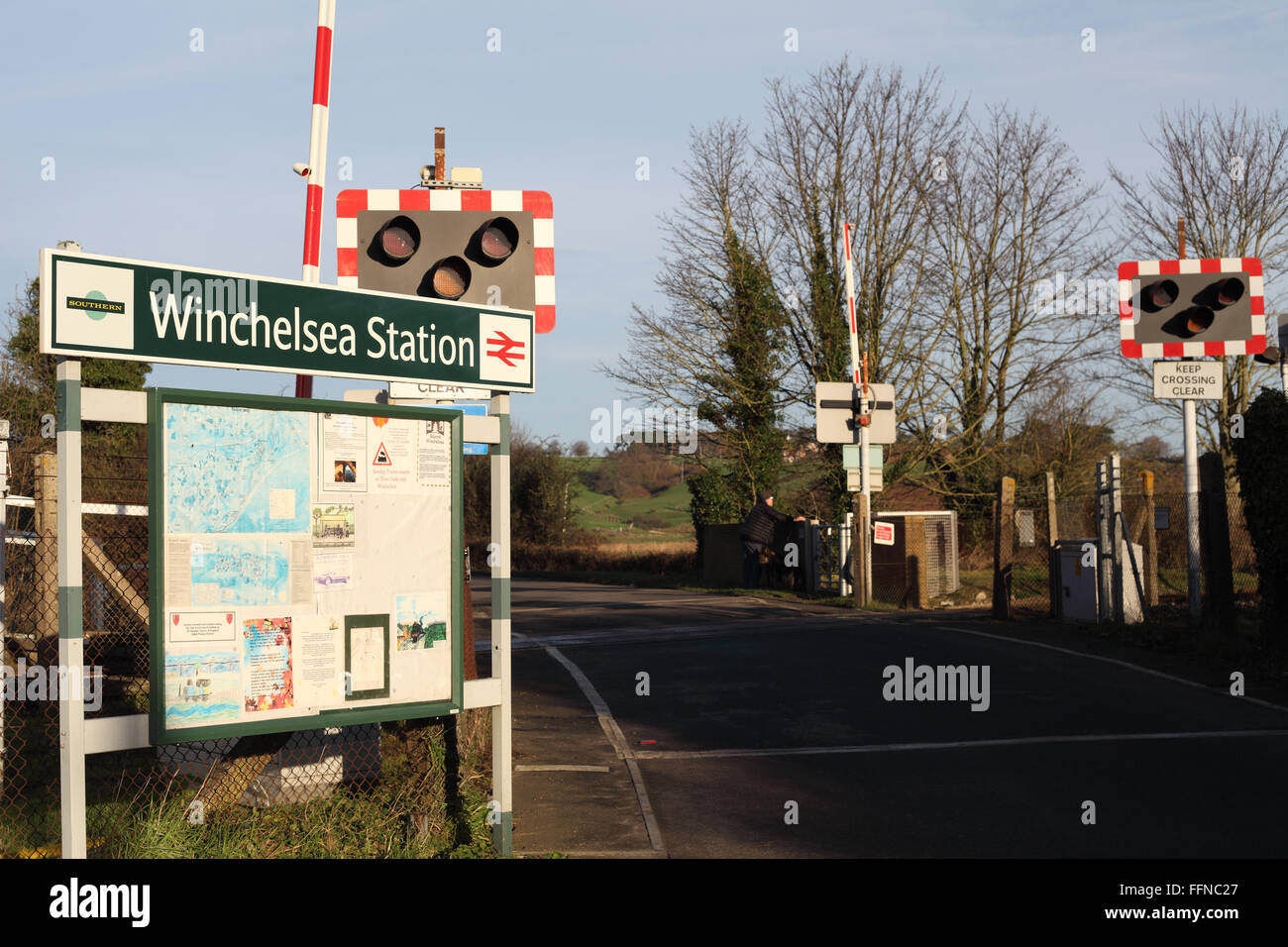 Automatico di passaggio a livello ferroviario alla stazione di Winchelsea, East Sussex, Regno Unito Foto Stock