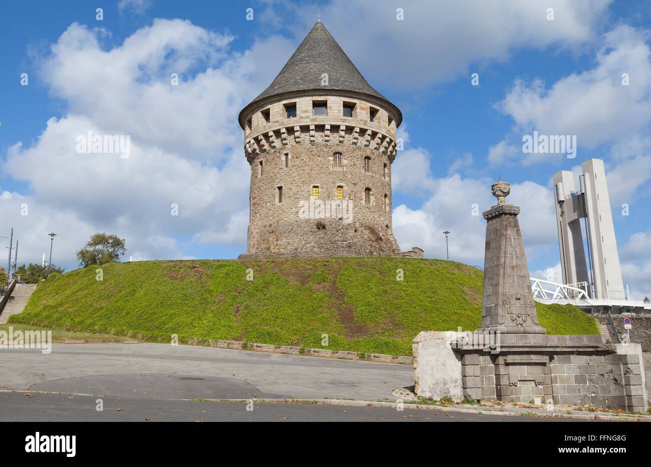 Storica Torre Tanguy (Tour Tanguy) - uno dei più antichi monumenti di Brest, Brittany, Francia Foto Stock