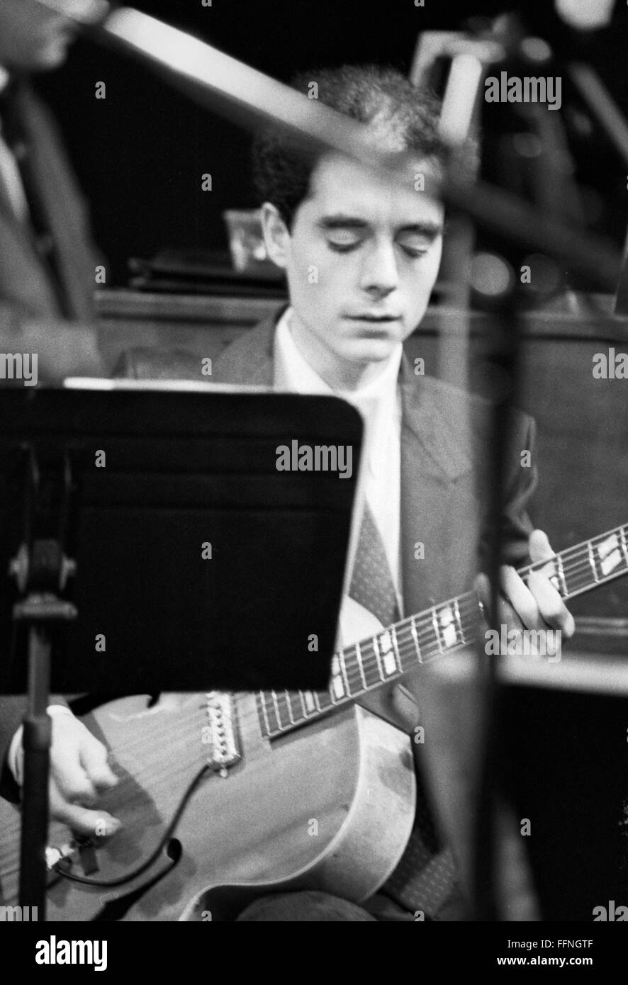 Musicista jazz Chris Flory nel corso di una sessione disposti da Loren Schoenberg nella città di New York. Il concerto è stato il 20 gennaio 1985, presso il Teatro del vigneto in Manhattan. Foto Stock