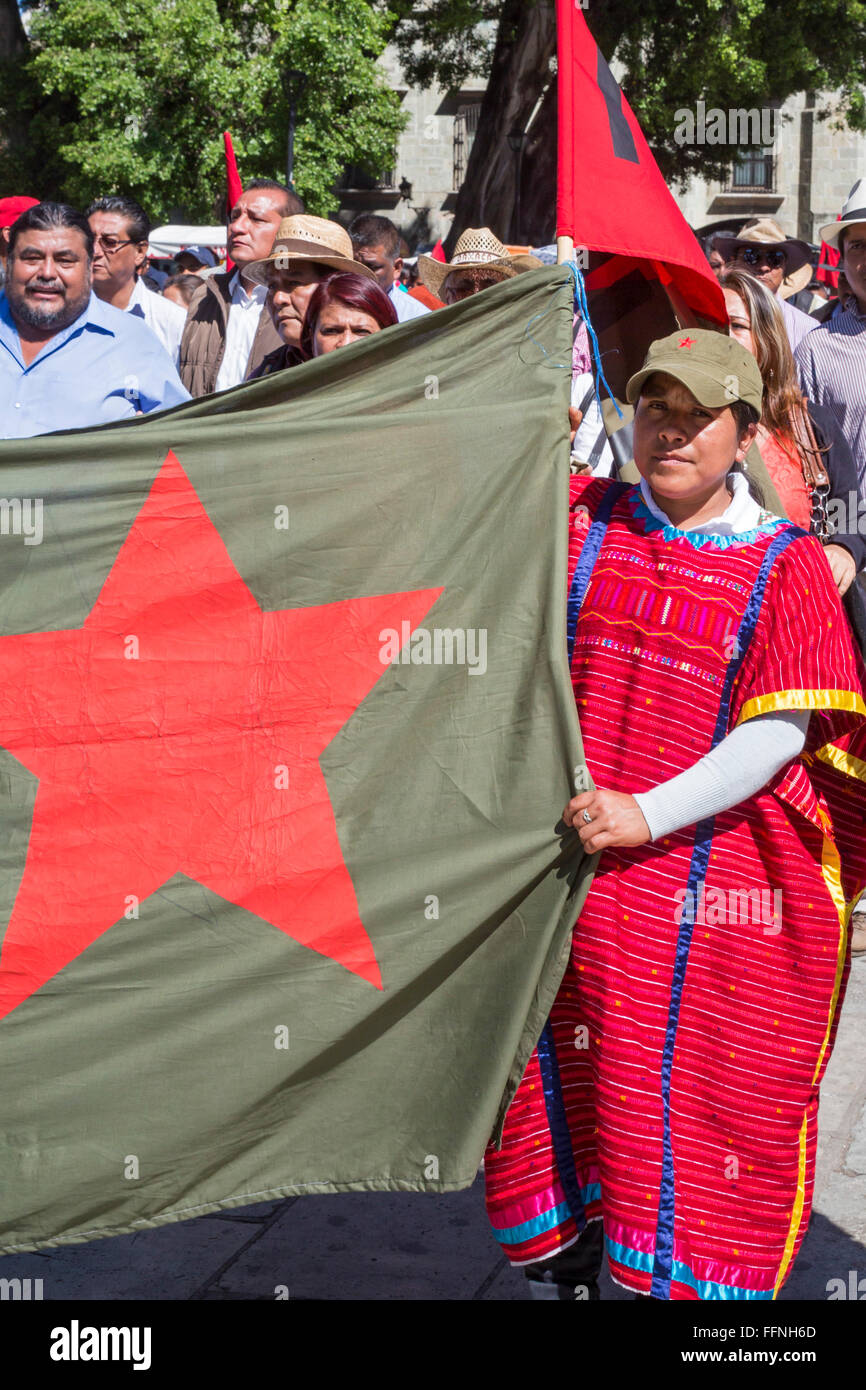 Oaxaca, Messico - Membri del Triqui gruppo etnico spostamento di protesta dalle loro case e violenza nella loro regione. Foto Stock
