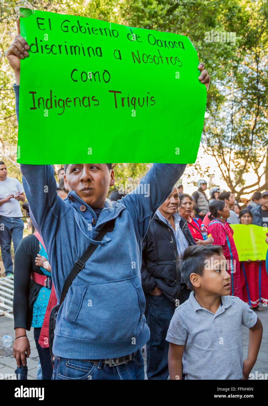 Oaxaca, Messico - Membri del Triqui gruppo etnico spostamento di protesta dalle loro case e violenza nella loro regione. Foto Stock