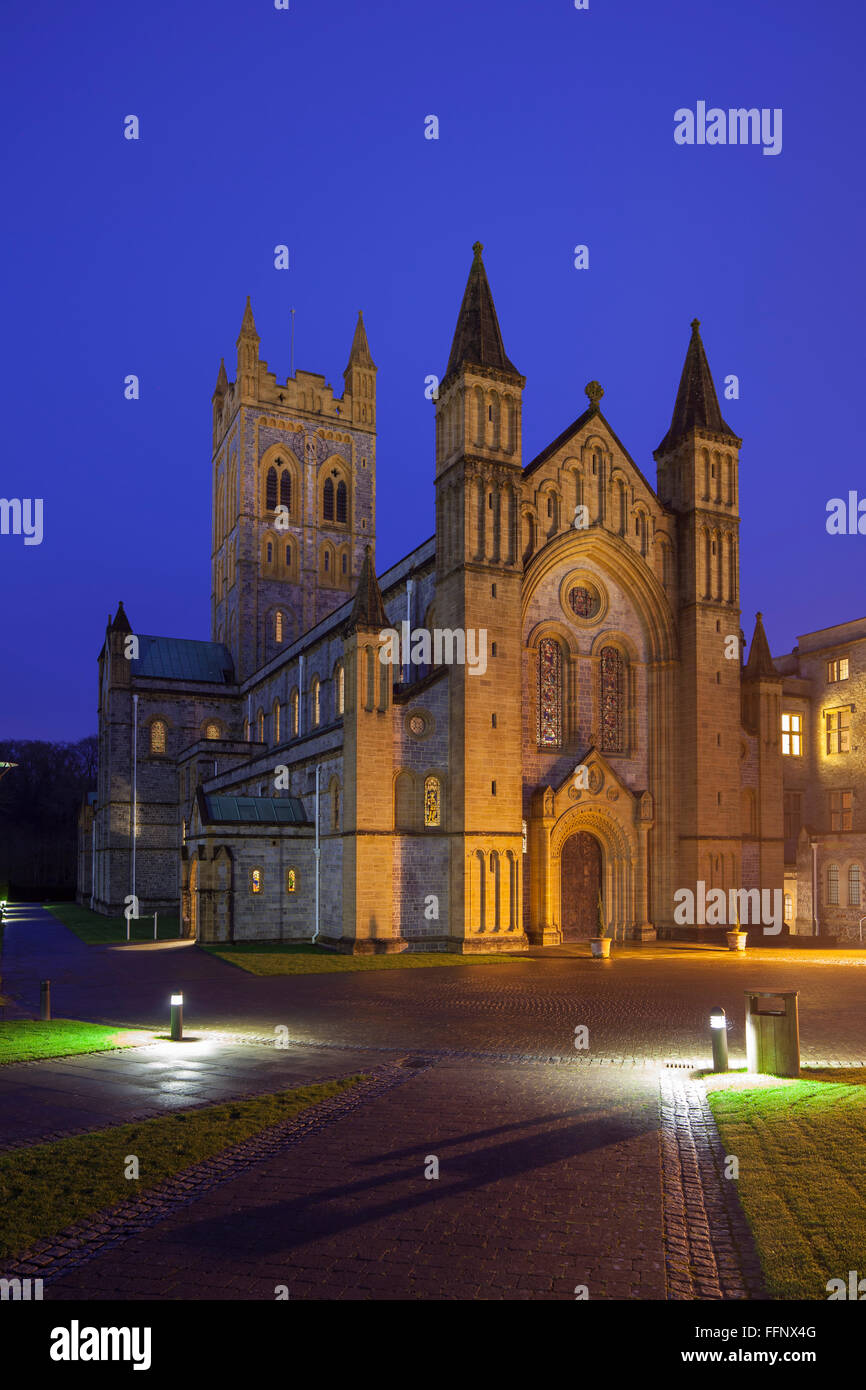 Sera d'inverno a Buckfast Abbey, Buckfastleigh, Devon, Inghilterra. Foto Stock