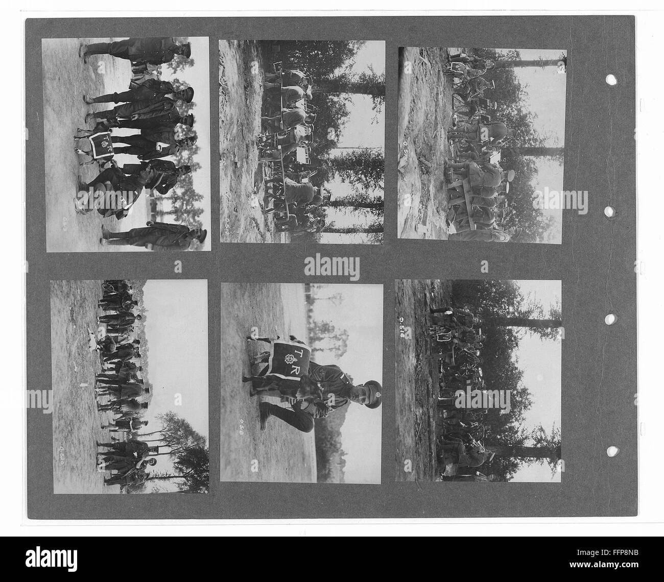 "Canadian Official War Photos: Volume 1" presenta una collezione di fotografie ufficiali che documentano il coinvolgimento del Canada in tempo di guerra. Il libro offre immagini potenti di soldati, campi di battaglia e vita in tempo di guerra durante la storia militare canadese. Foto Stock