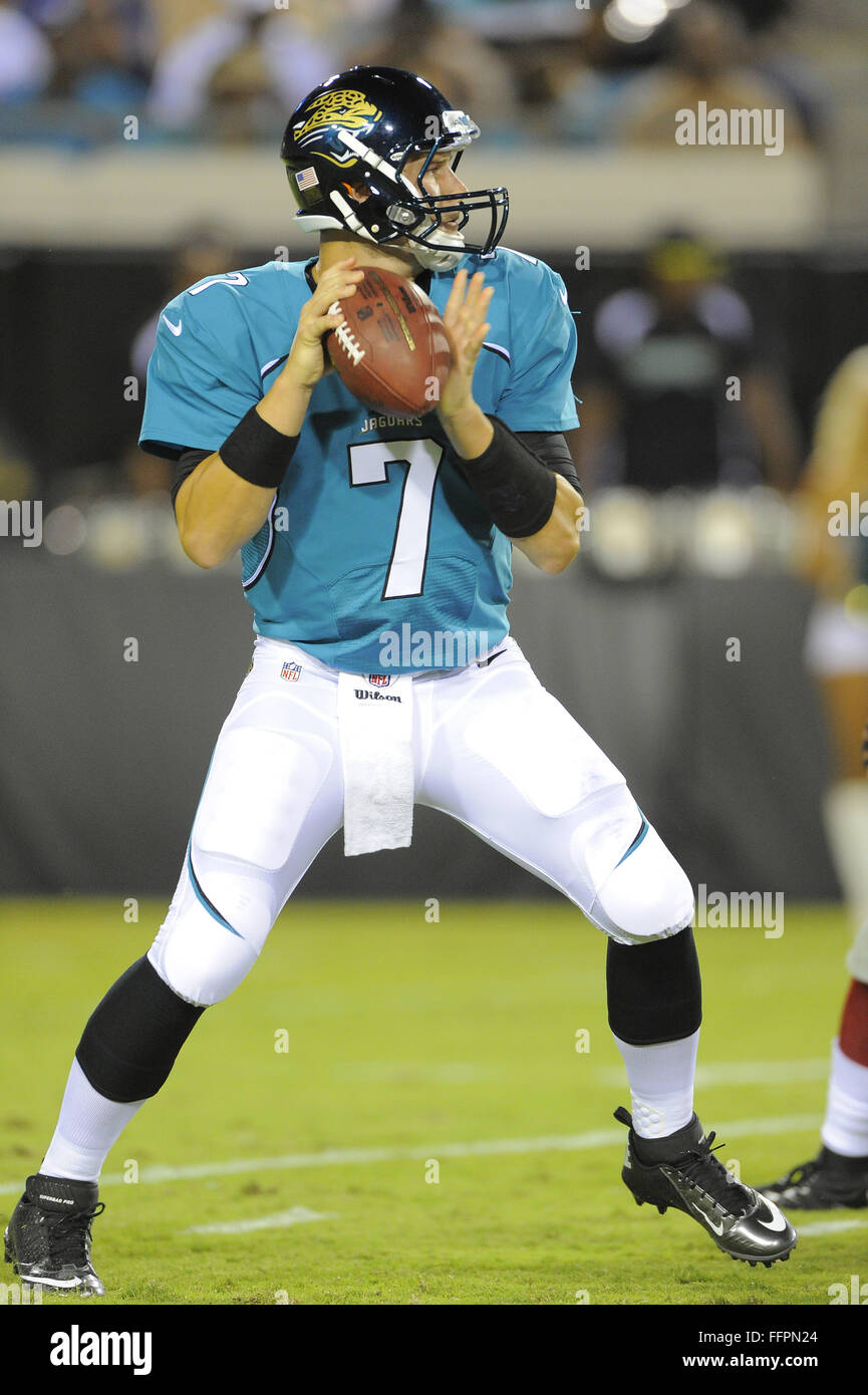 Il Jacksonville, FL, Stati Uniti d'America. 10 Ago, 2012. Jacksonville Jaguars quarterback Chad Henne (7) guarda a passare durante il suo team's NFL preseason game contro New York Giants in campo EverBank il 10 agosto 2012 a Jacksonville, in Florida. Le brocche ha vinto il gioco 32-31.ZUMA Press/Scott A. Miller. © Scott A. Miller/ZUMA filo/Alamy Live News Foto Stock