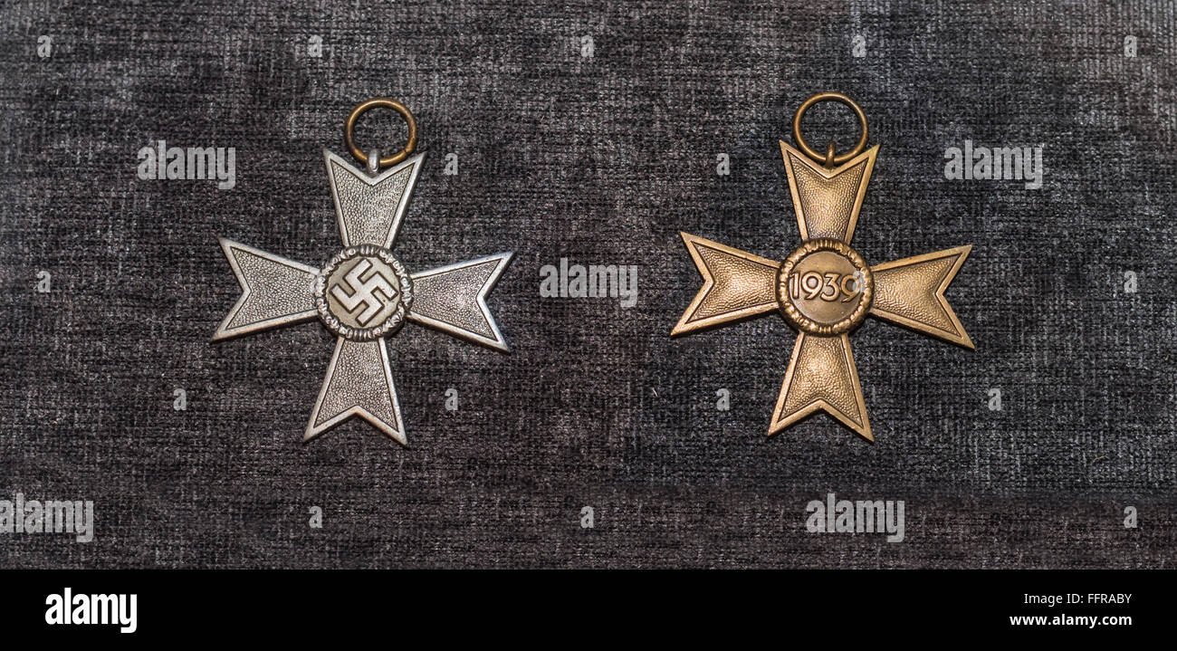 Simbolo della svastica nera della germania nazista immagini e