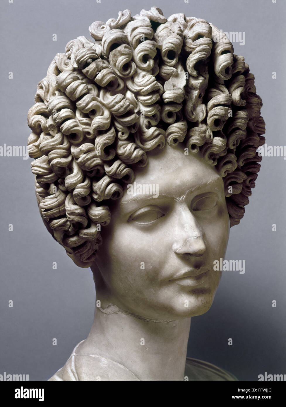Roma Antica: acconciature. /NPortrait busto di un aristocratico romano